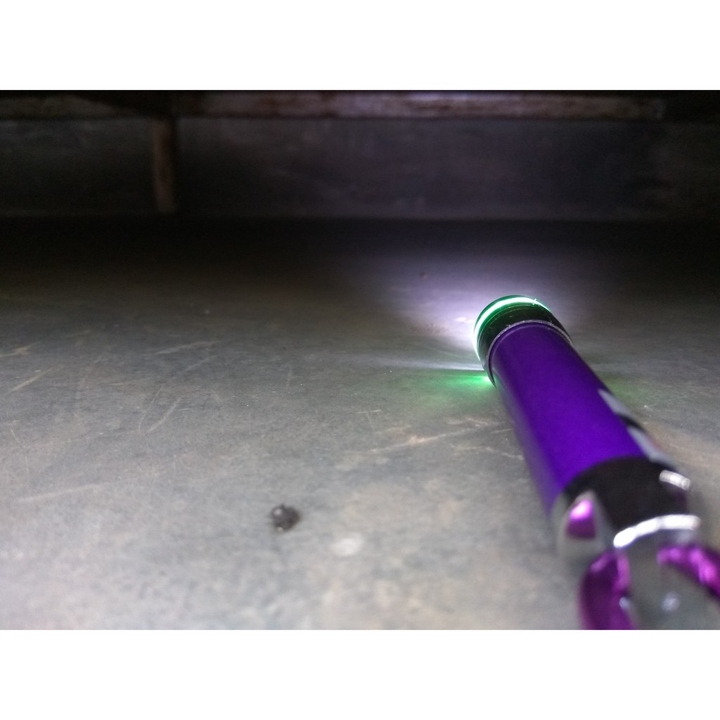 MAINAN LASER POINTER UNTUK 2 PCS - LASER MERAH &amp; LAMPU 2 LED PUTIH - MURAH BANGET