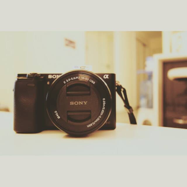 Kamera Mirrorles Sony A6000 bekas