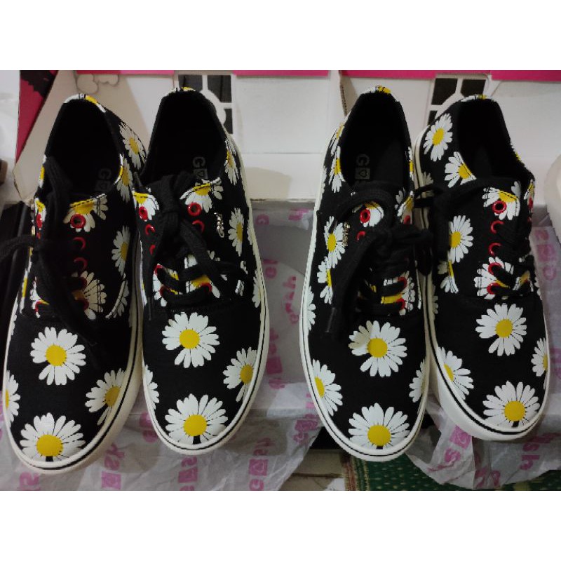 BLACK Gosh Shoes Art 511