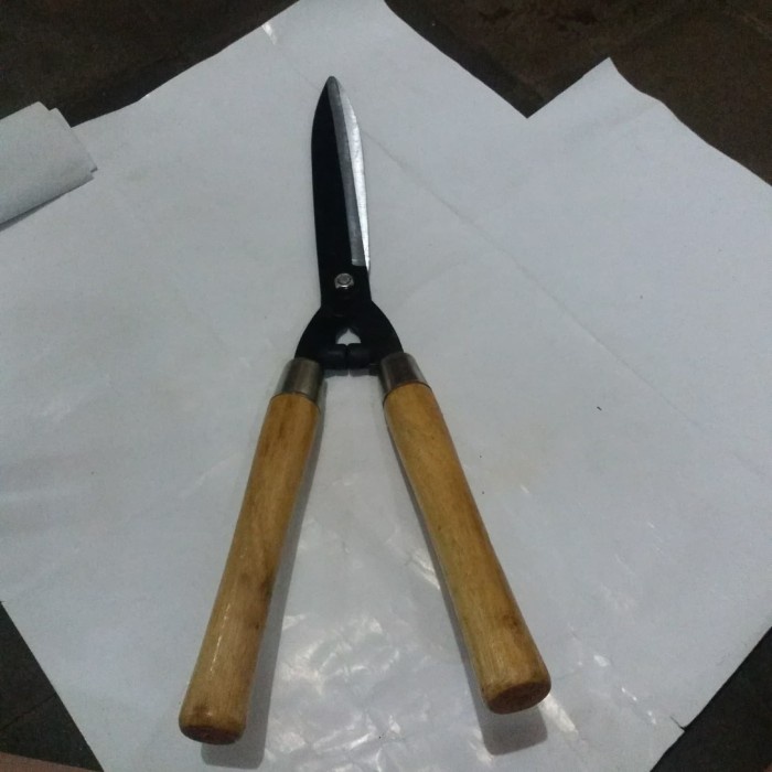 Gunting / Alat Potong Rumput