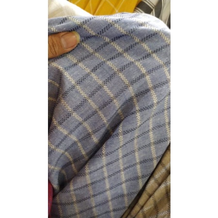 Kain pure linen motif kotak Warna Biru Denim