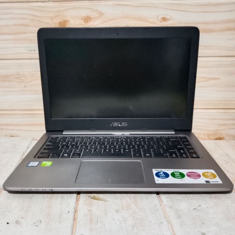 laptop ASUS K401u 4g/1tb second nvidia geforce 940MX