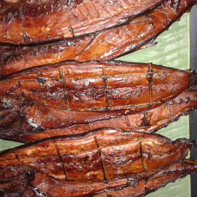 

Ikan tuna asap