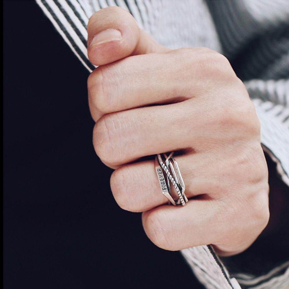 Nickolas1 Pria Cincin Geometris Pasangan Sederhana Kepribadian Fashion Hadiah Hari Valentine Gaya Jalanan Punk Jari Gesper