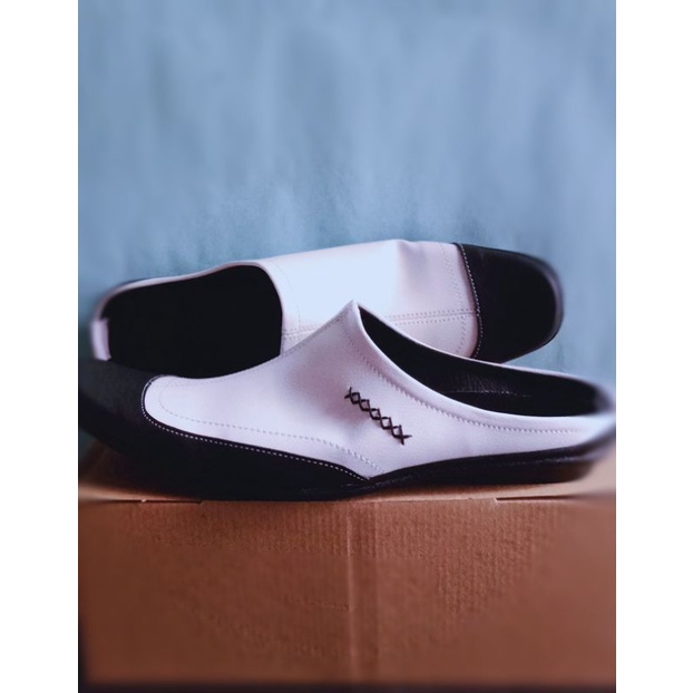 sepatu sendal pria/sepatu slop habib/slop bustong pria kombinasi warna putih hitam/bustong pria terl