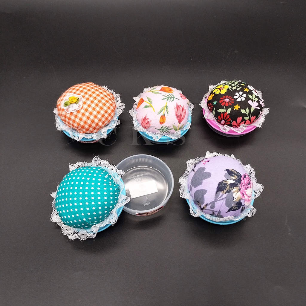 Bantalan jarum dengan toples kecil
