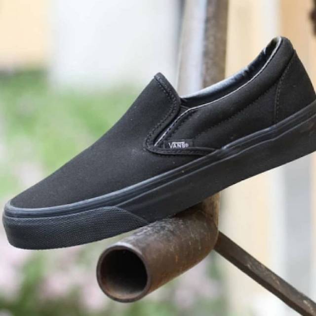 Sepatu Vans Oldskol Full All Black Hitam Sekolah Kerja Kuliah Pria Wanita Traning Ospek Kado Hadiah