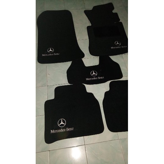 Karpet Mercy W124 hitam Bagus