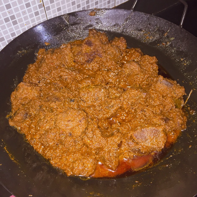 

Rendang oma lamak bana asli Padang