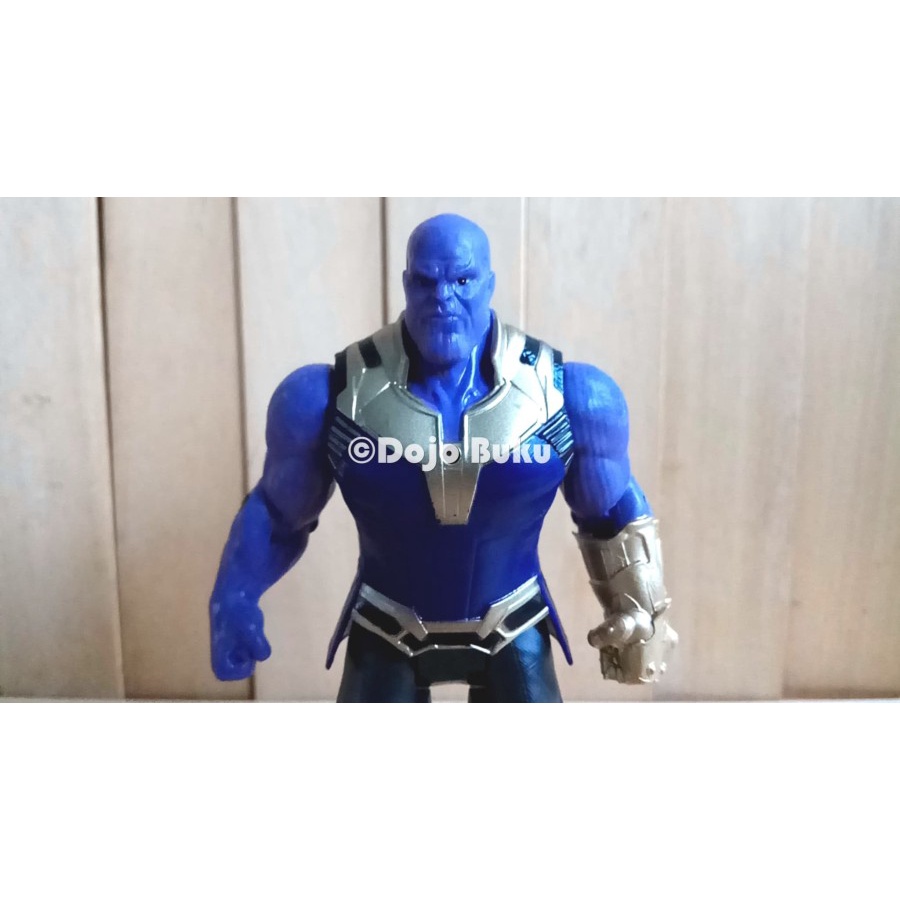 Mainan Thanos 17 cm Action Figure Avengers