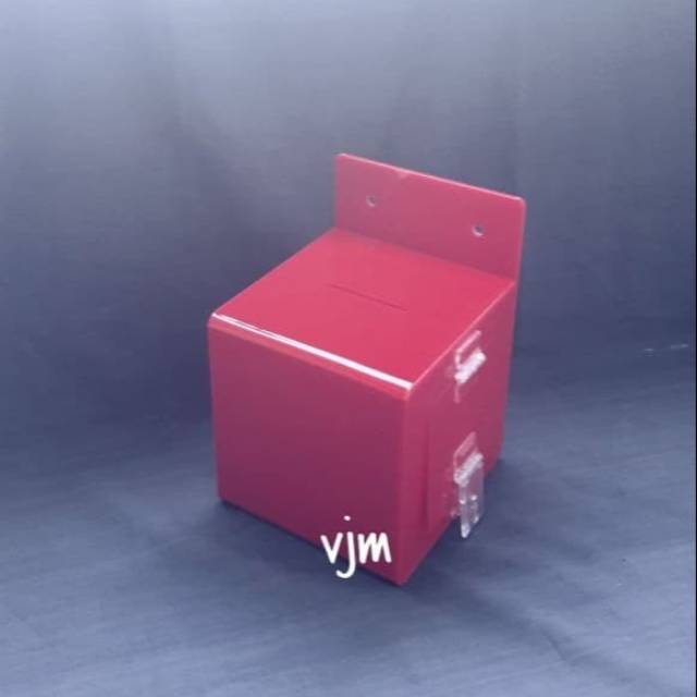 

Acrylic kotak amal merah , kotak infaq akrilik , kotak amal akrilik