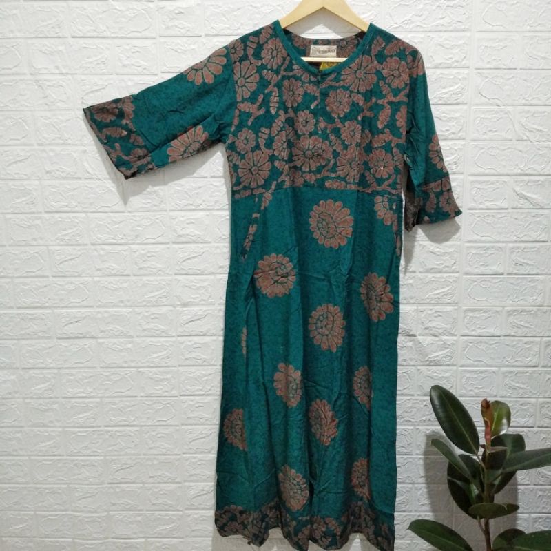 DASTER QONITA LINGDRESS ZANETA BUSUI