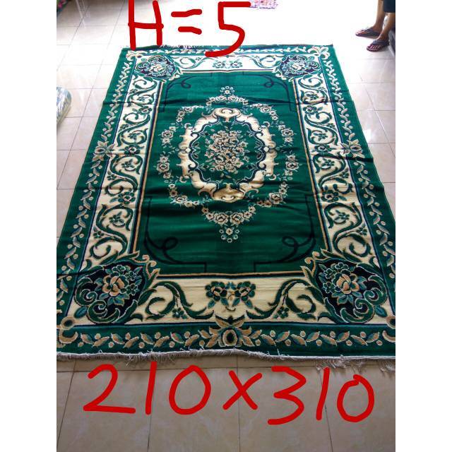 Karpet permadani motif kembang&quot; Hijau dan merah