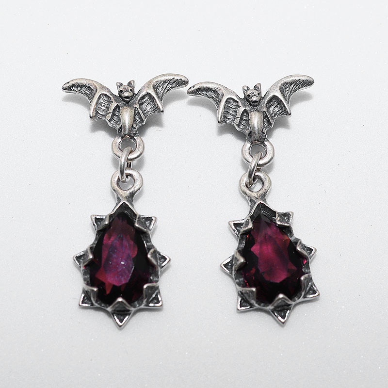 Anting Tusuk Gantung Wanita Desain Kelelawar Vampire Gaya Perancis / Punk / Gothic / Casual Untuk Pesta