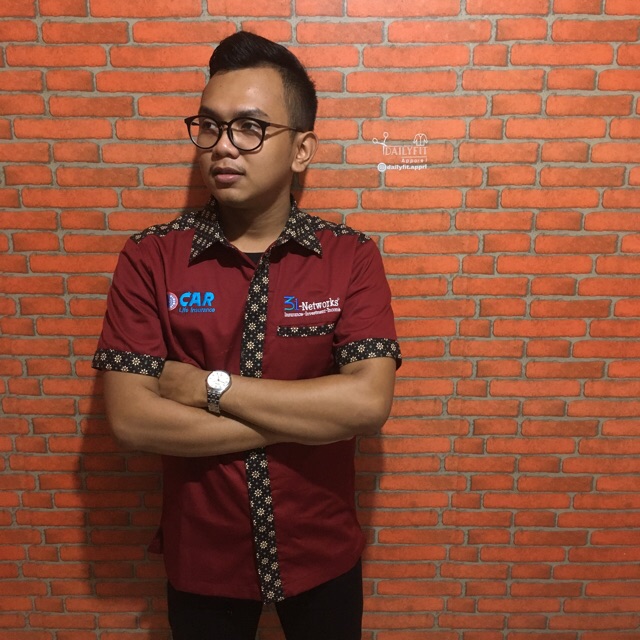 Kemeja Batik Maroon Car 3i-Networks Tabungan Proteksi