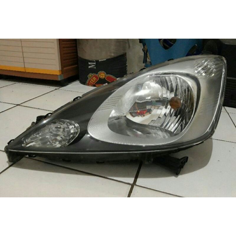 Headlamp Honda Jazz 2010 kiri