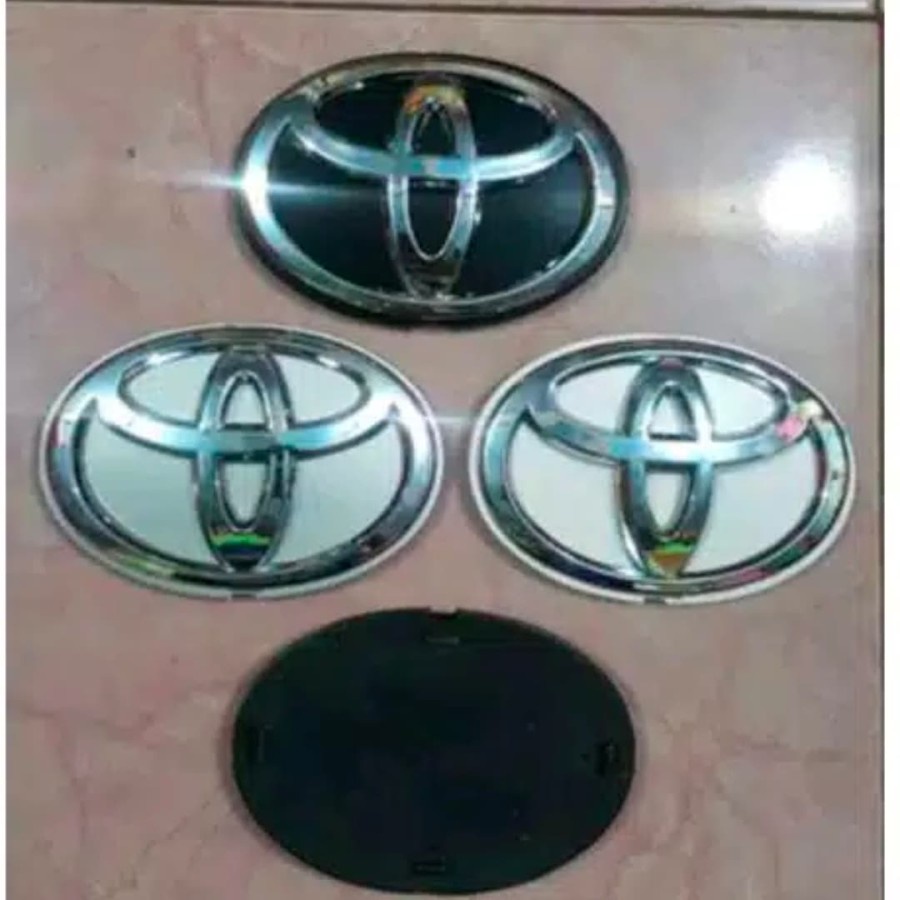 Emblem Logo Tutup Cover Ban Serep Belakang Toyota Rush 2012 - 2017