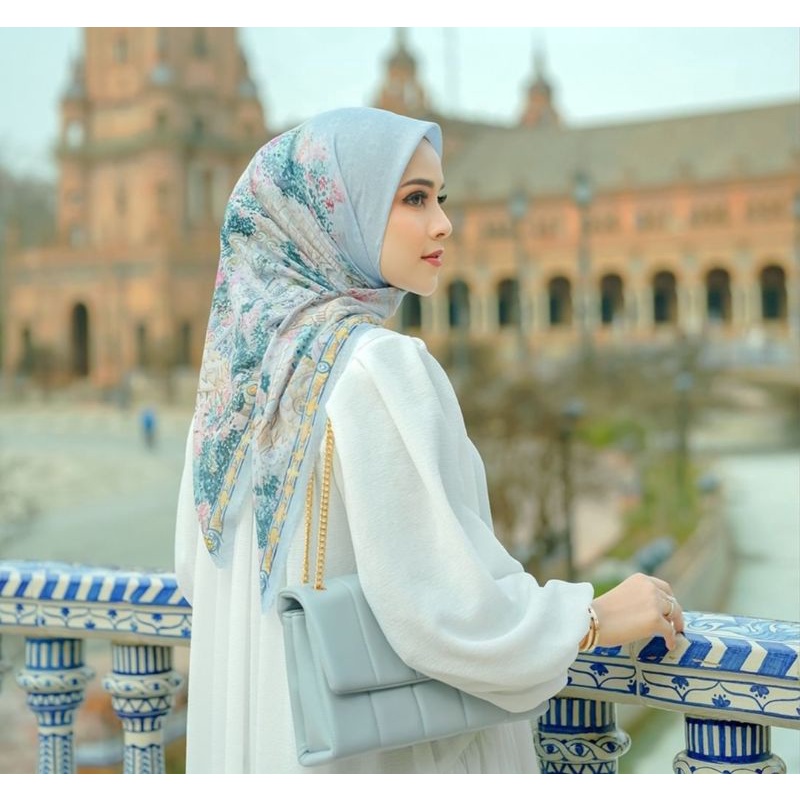 button scarves Sevilla series