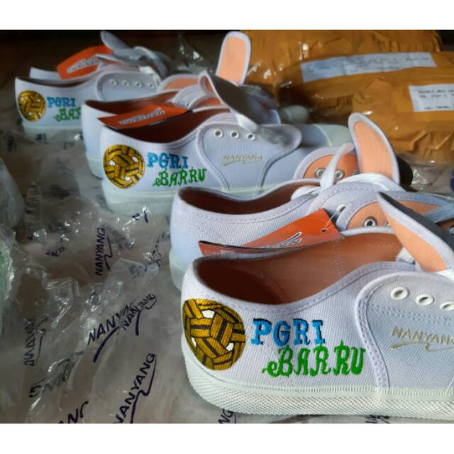 SEPATU NANYANG POLOS MOTIF 205-S