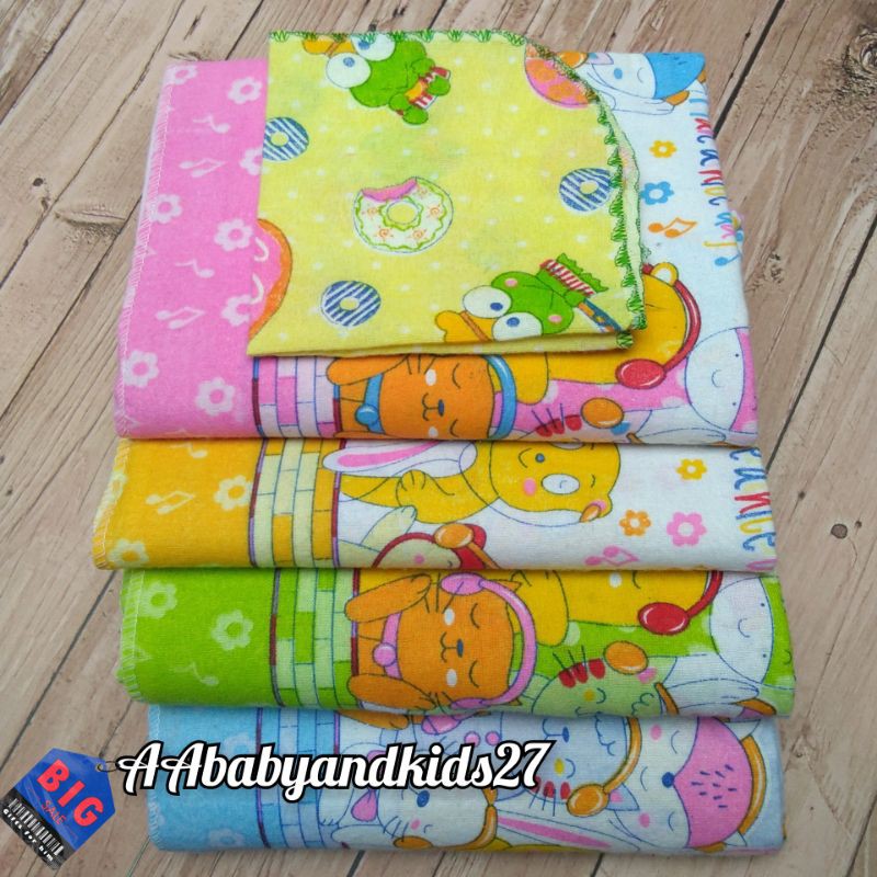 1 Pak (Isi 6PC) Bedongan Bayi Nia Ukuran 110 x 90 Cm Free 1PC Tatakan Ompol Bahan Standar dan SNI