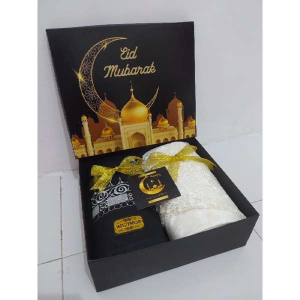 

Hampers Mukena Sarung / Hampers Kue Lebaran / Hampers Mukena Kue