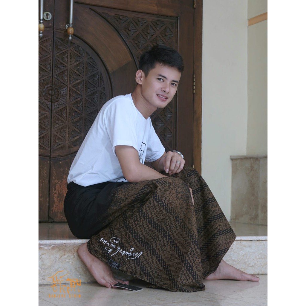 SARUNG KANJENG| SARUNG BATIK MOTIF PARANG RETRO EKSKLUSIF