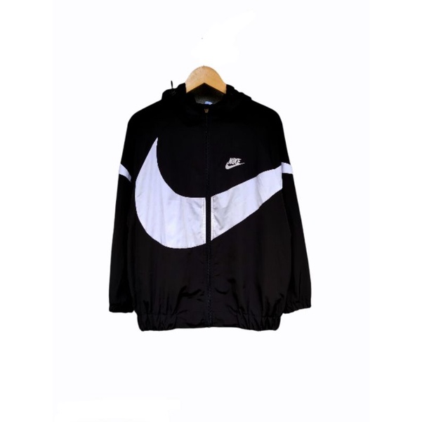 Nike Big logo second