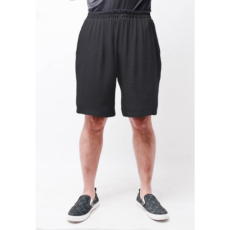Nade NB009 Celana Pendek Pria Santai Dewasa Motif Polos Onesize Warna Hitam