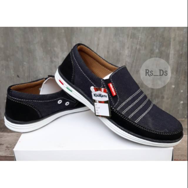 SEPATU SANTAI SLIP ON CASUAL PRIA