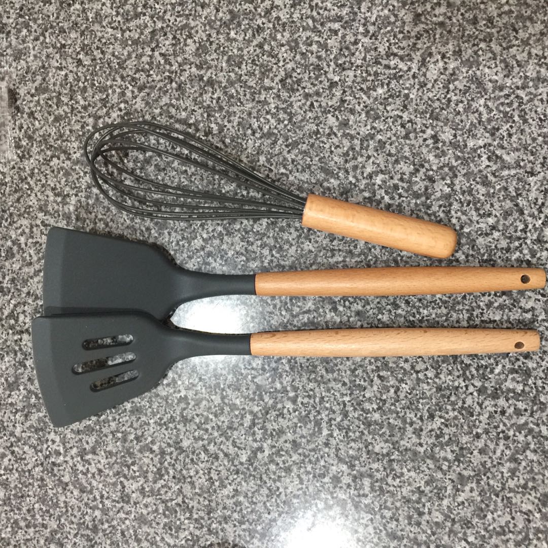 [banner] Spatula Bahan Silikon Dengan Gagang Kayu Untuk Memasak