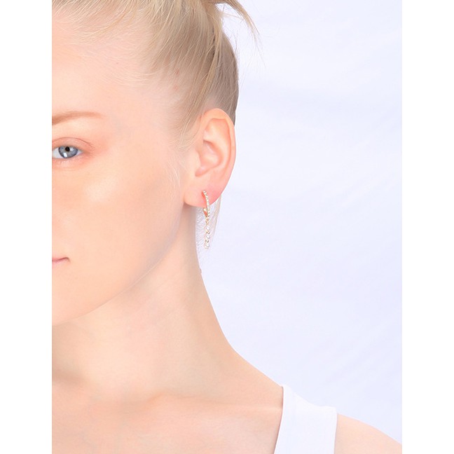 LRC Anting Tusuk Fashion Gold Diamond-shaped C-ring Pearl Stud Earrings D03274