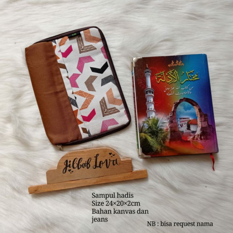 

Sampul Casing Hadist dan Qur'an Bacaan Bisa Riques nama