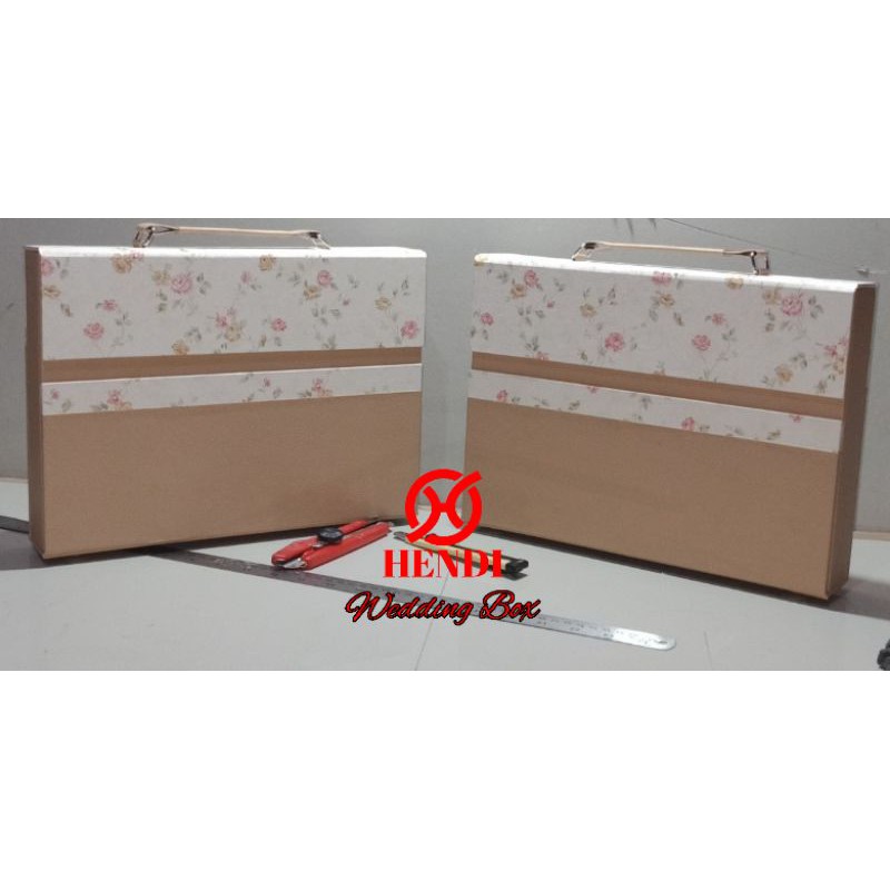 Box koper album kolase motif bunga