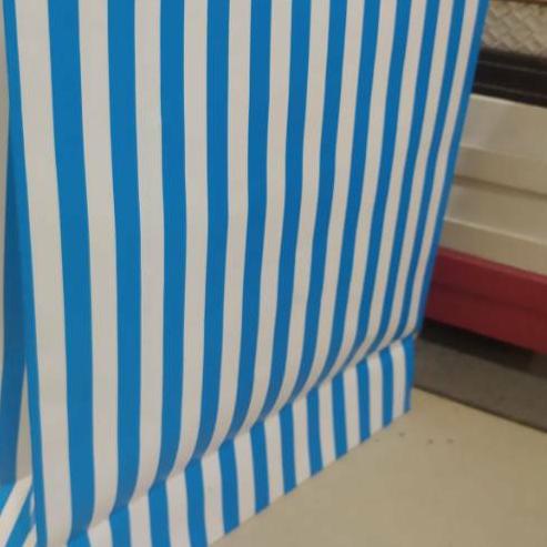 

➸ paper bag polio salur garis biru & isi 12pcs ✦