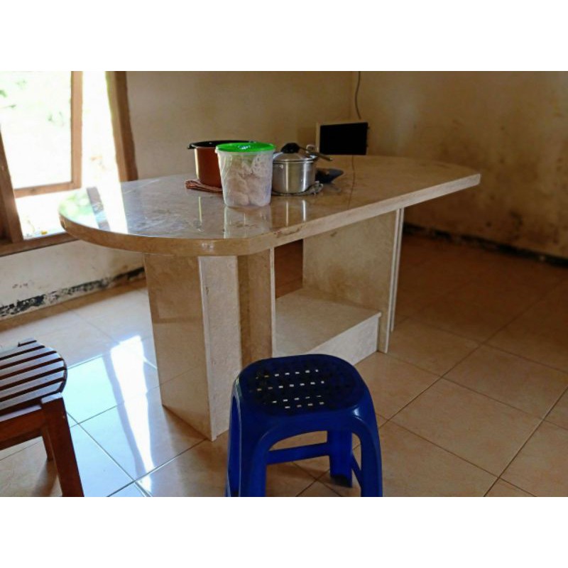 Meja Makan Oval Marmer Kaki Kotak