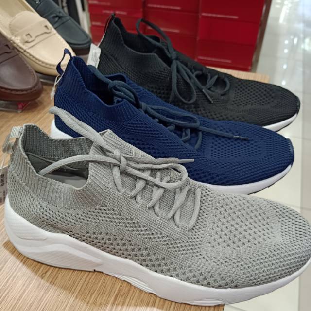 SEPATU SNEAKERS WANITA FLADEO