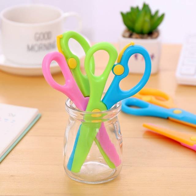 

Gunting / Scissor Warna Warni 2nd Edition