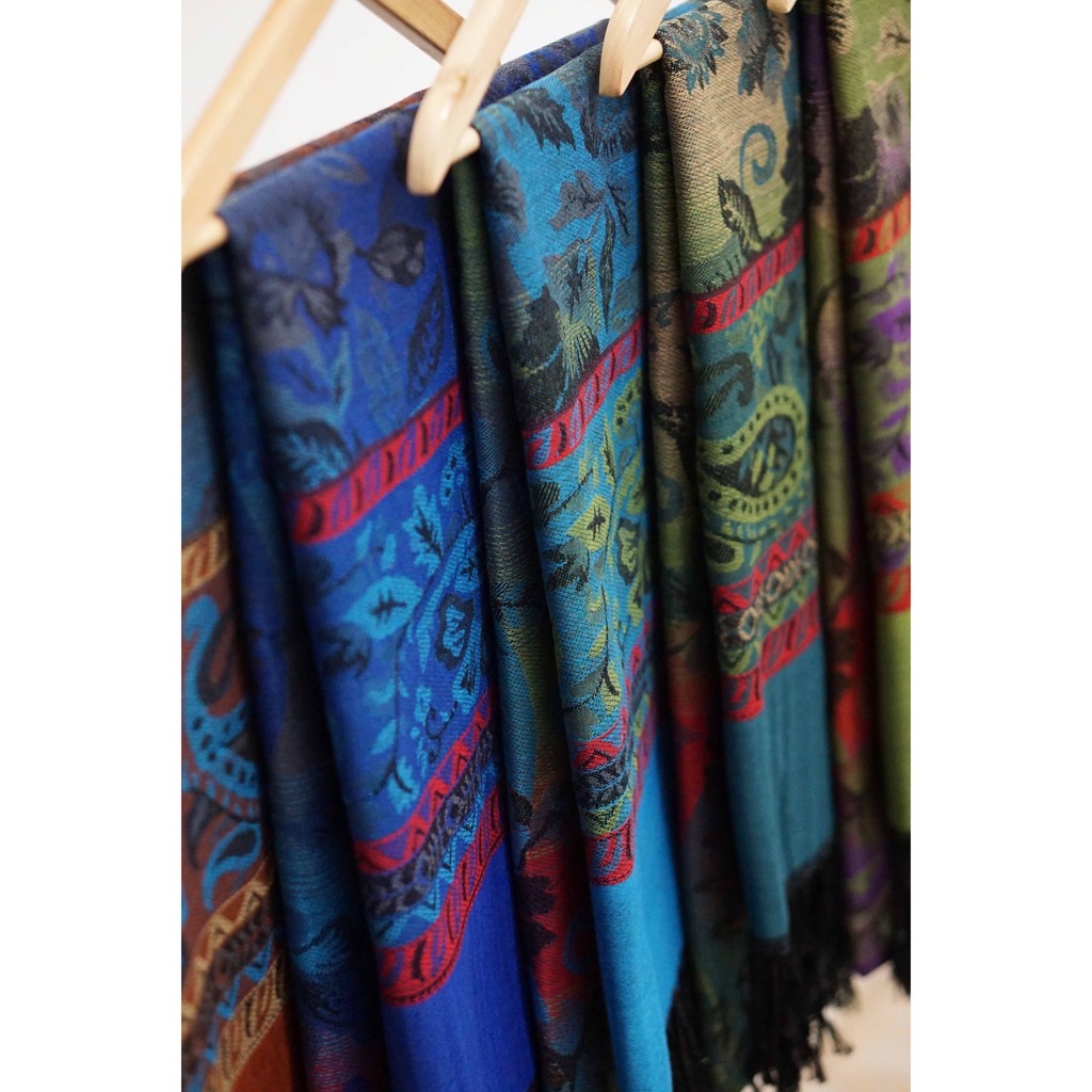 Pashmina Cashmere Tebal Ukuran Lebar 01 | Motif Bunga/Keong | Syal | Shawl | Kashmir | Scarf | Pasmina | Souvenir | Hadiah Ulang Tahun | Birthday Gift | Aksesoris Fashion Wanita Pria | Premium Import Quality | Grosir Murah | Luxury Scarf