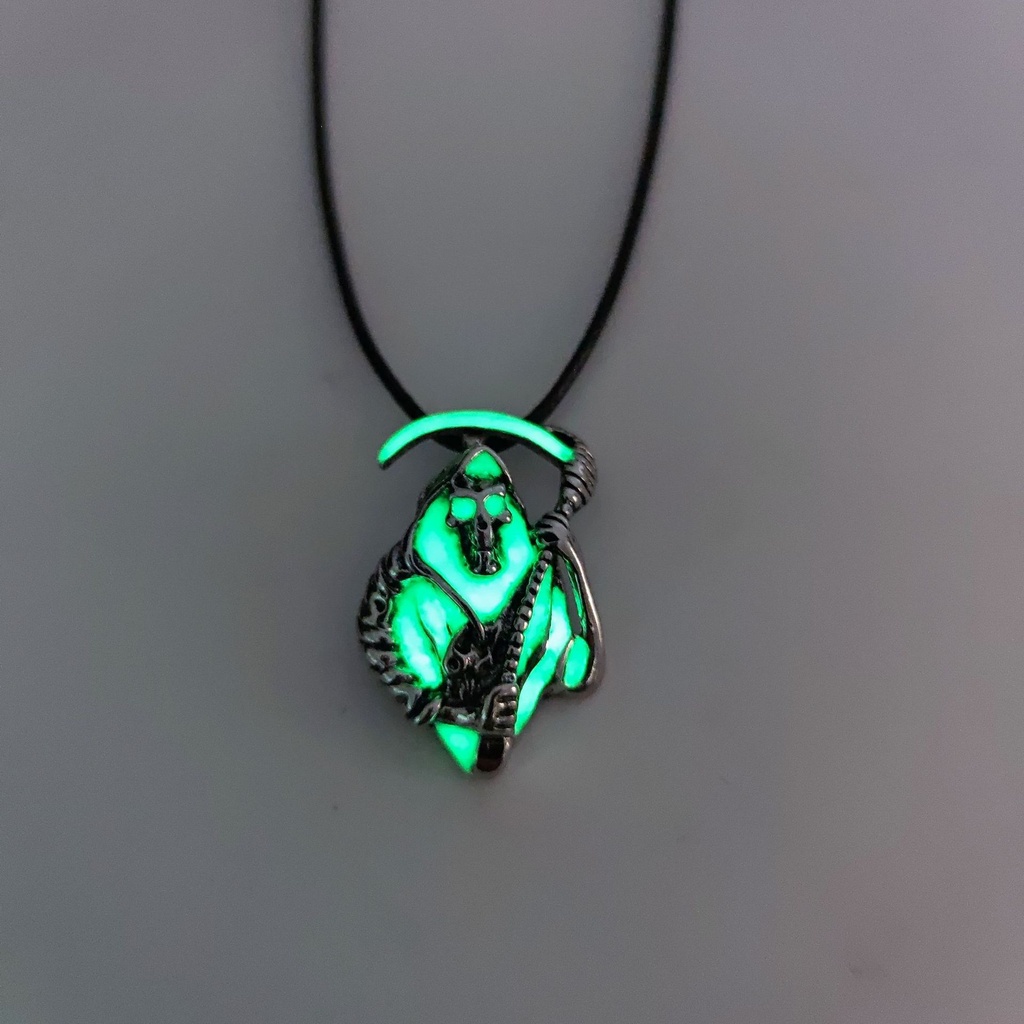 Kalung Rantai Dengan Liontin Tengkorak Sabit luminous Untuk Pria