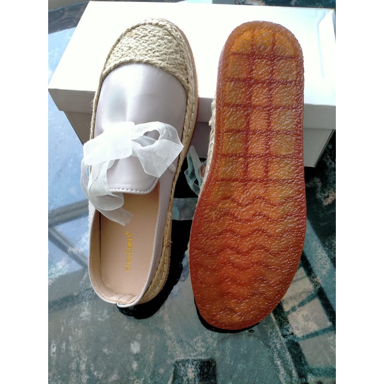 Slip on wanita F809