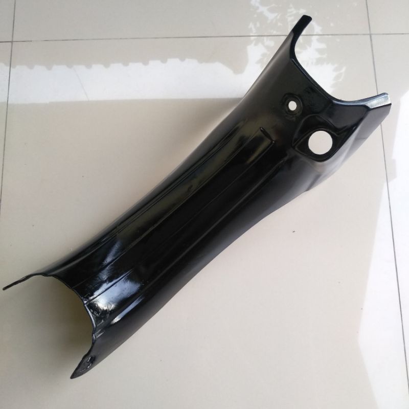 legshield tengah body tengah cover kunci kontak tengah yamaha alfa original