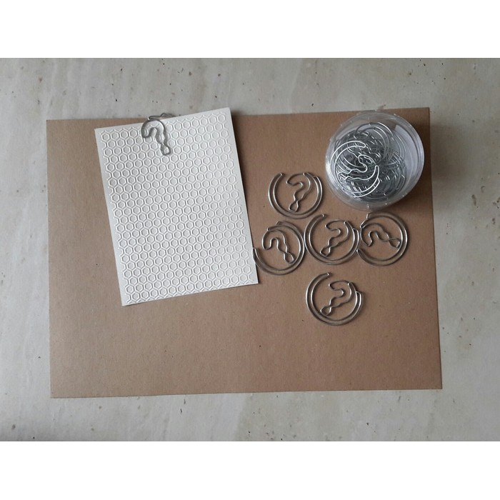 

Paper clip (klip kertas) karakter