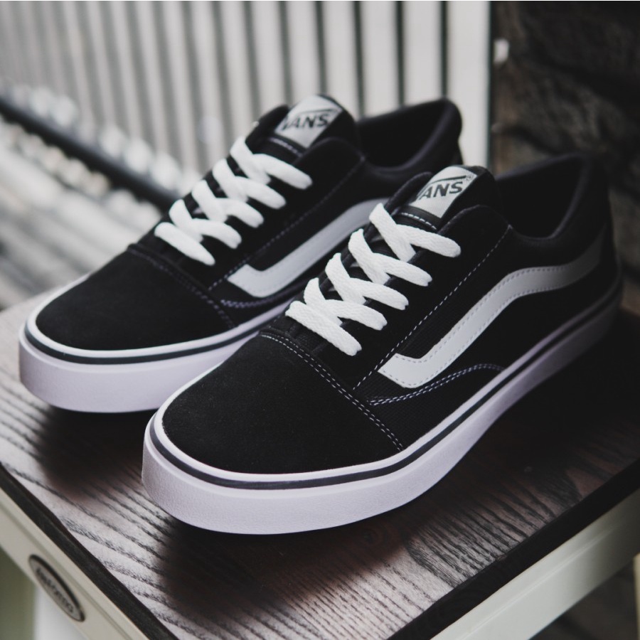 Sepatu Vans Oldskool Premium / Sneakers Pria Kasual Murah Sepatu Vans Putih  Hitam Classic Terbaru // termurah