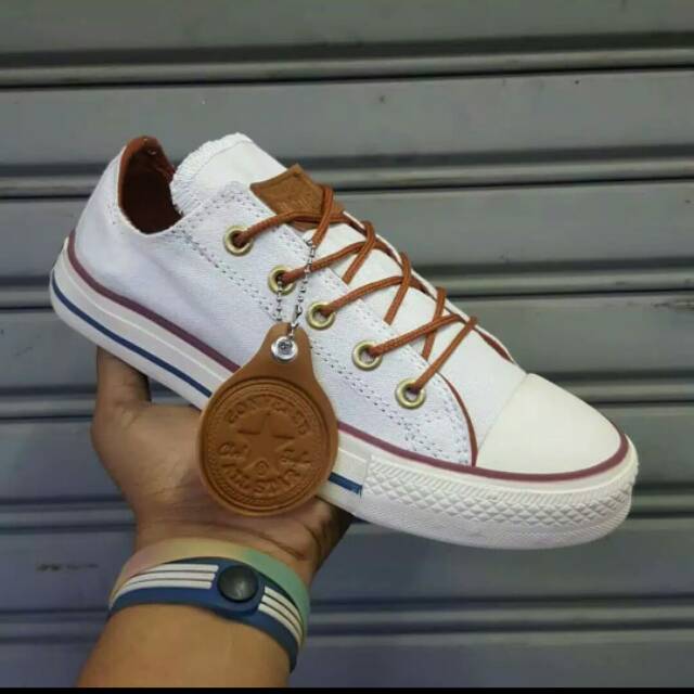 Sepatu CONVERSE // Premium Vietnam
