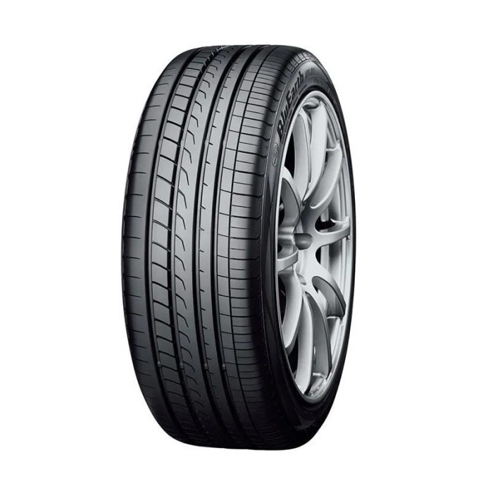 Ban Yokohama BluEarth XT-AE61 215/50 R17
