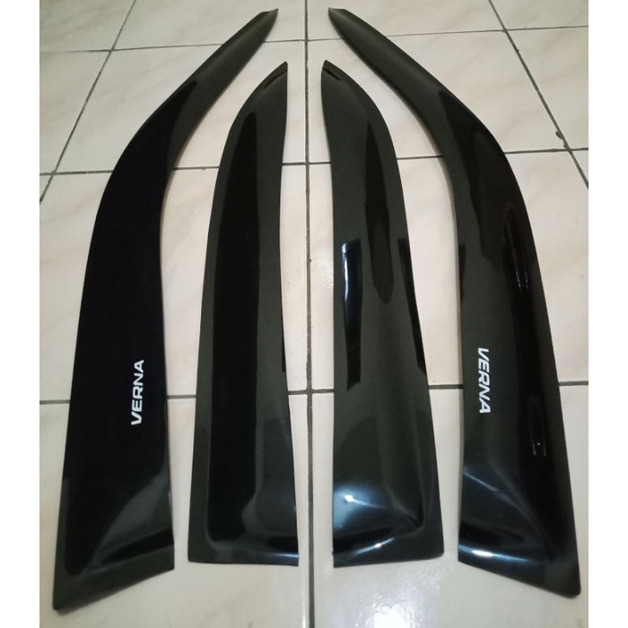 Talang Air Mobil Hyundai Verna 2002-2006