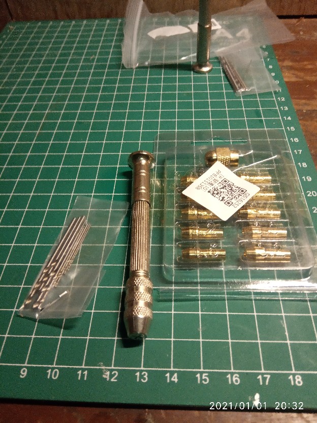 Bor Tangan Mini Presisi Dengan 10pcs Mata Bor Ukuran 9cm