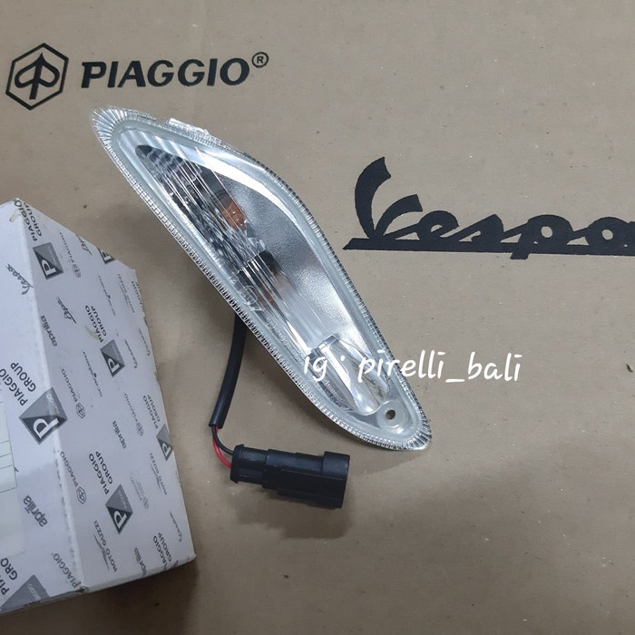 Lampu Reting Belakang Sein Lamp Sprint Primavera Vespa Kiri / Kanan