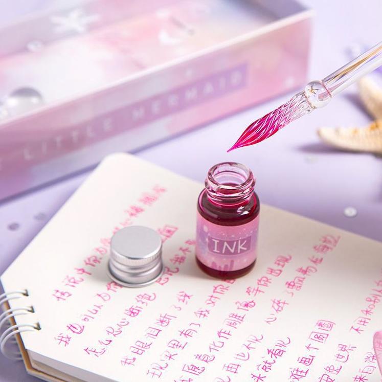 

Paling Sesuai.. Mermaid’s tears - bolpen bulu calligraphy tinta korea - aesthetic - kaca bulu [theha