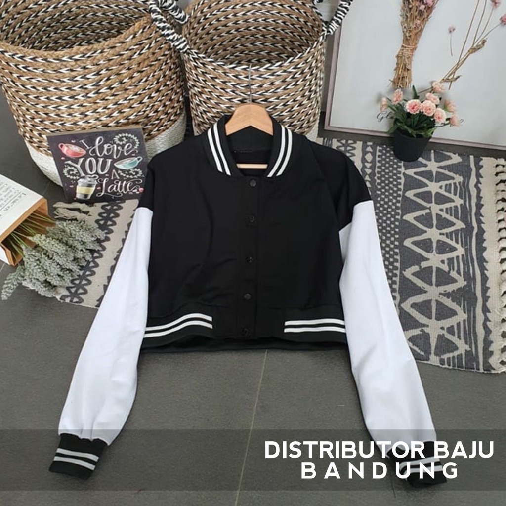 Jaket Baseball Crop | Korean Style Varsity | Pakaian Wanita | Jaket Wanita | Bahan Fleece | Allsize-B&W Tanpa Bordir
